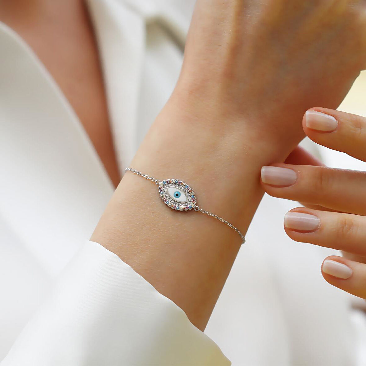 Renkli Taşlı Göz Modeli Gümüş Bileklik