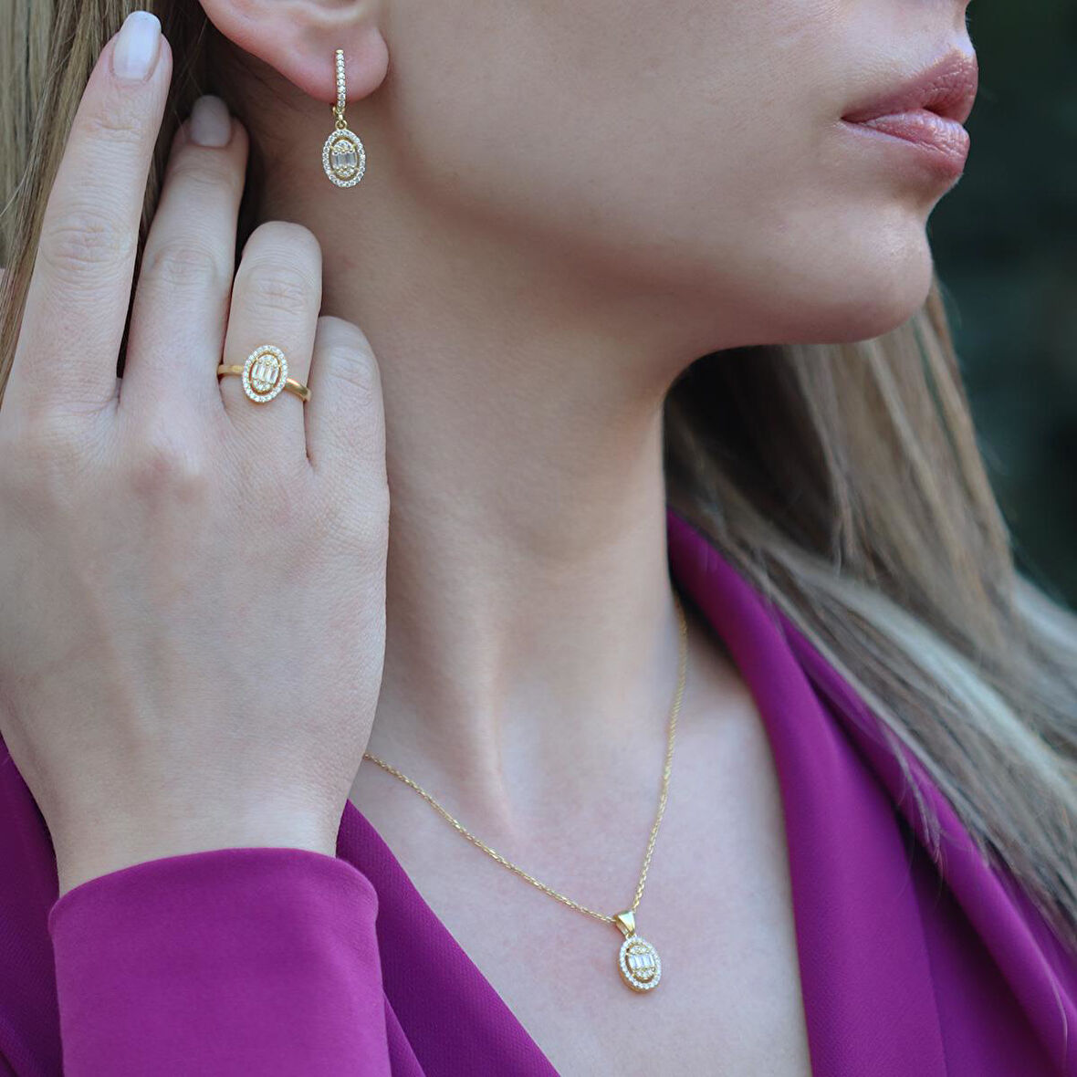 Baget Kesim Oval Montürlü Zirkon Taşlı Gold KaplamaGümüş Set