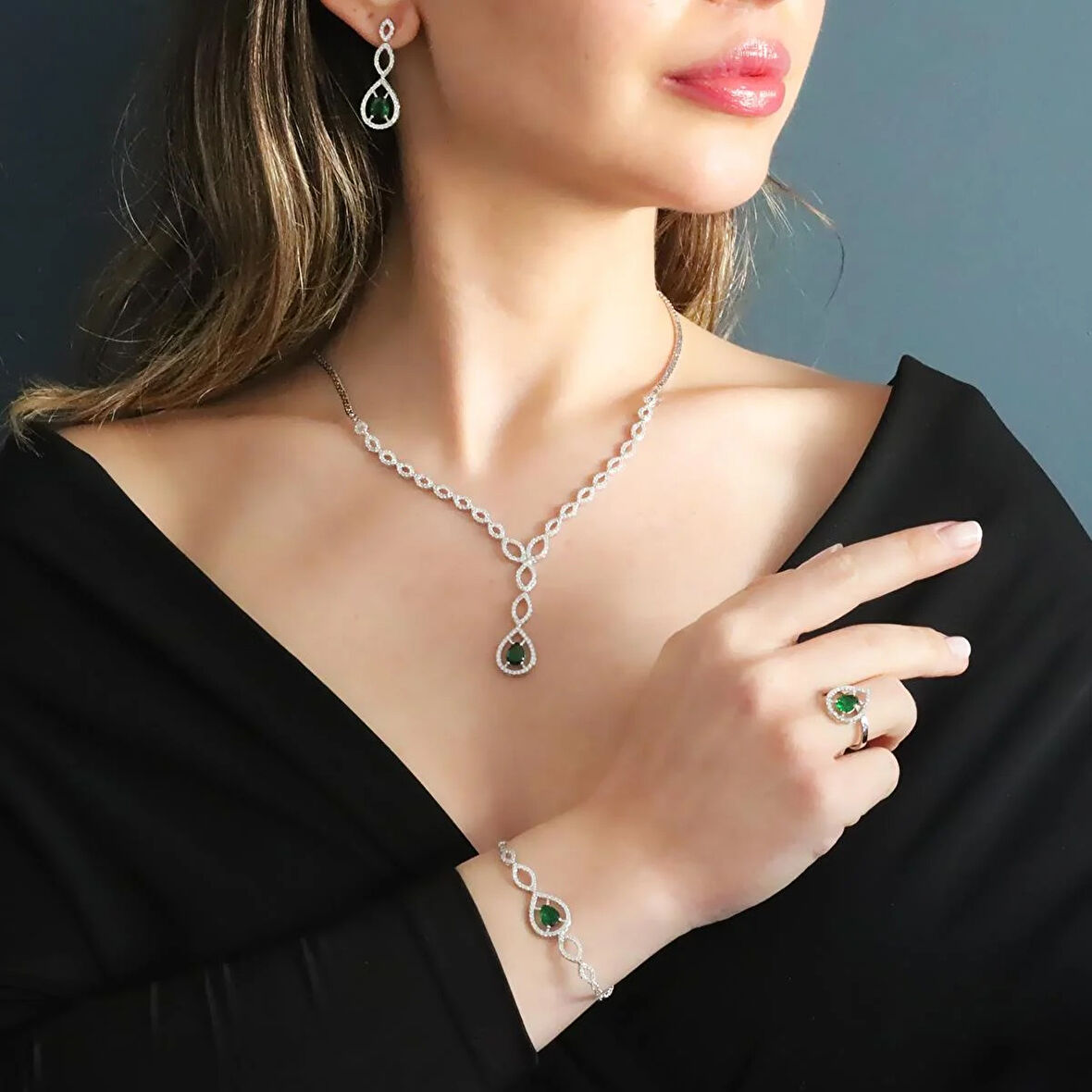 Damla Modeli Yeşil Zirkon Taşlı Gümüş Set 