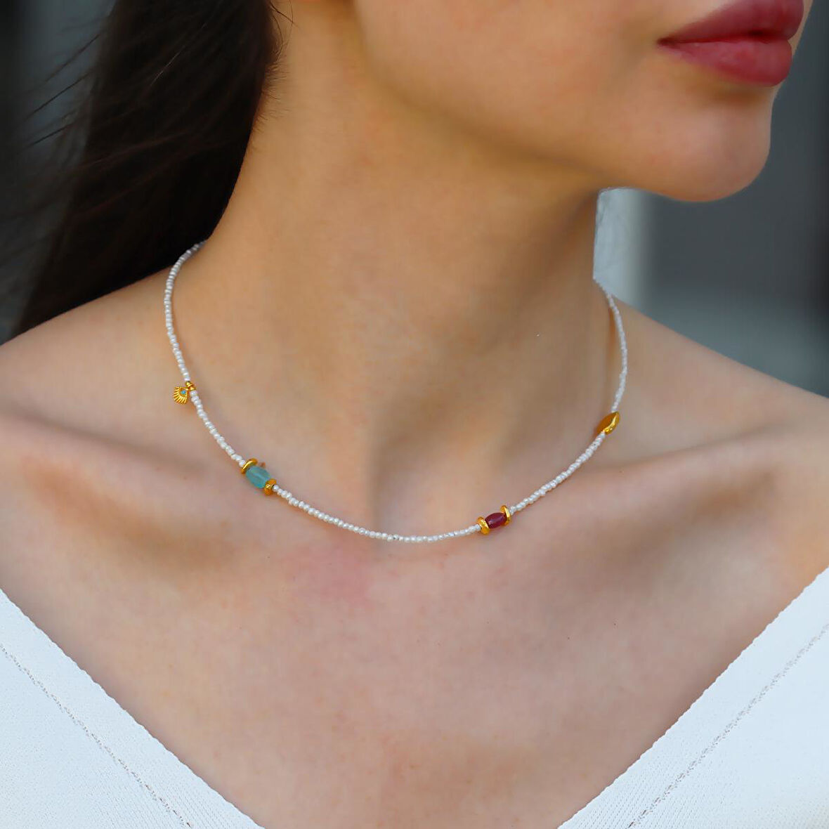 İncili Figürlü Doğaltaşlı Gold Gümüş Kolye