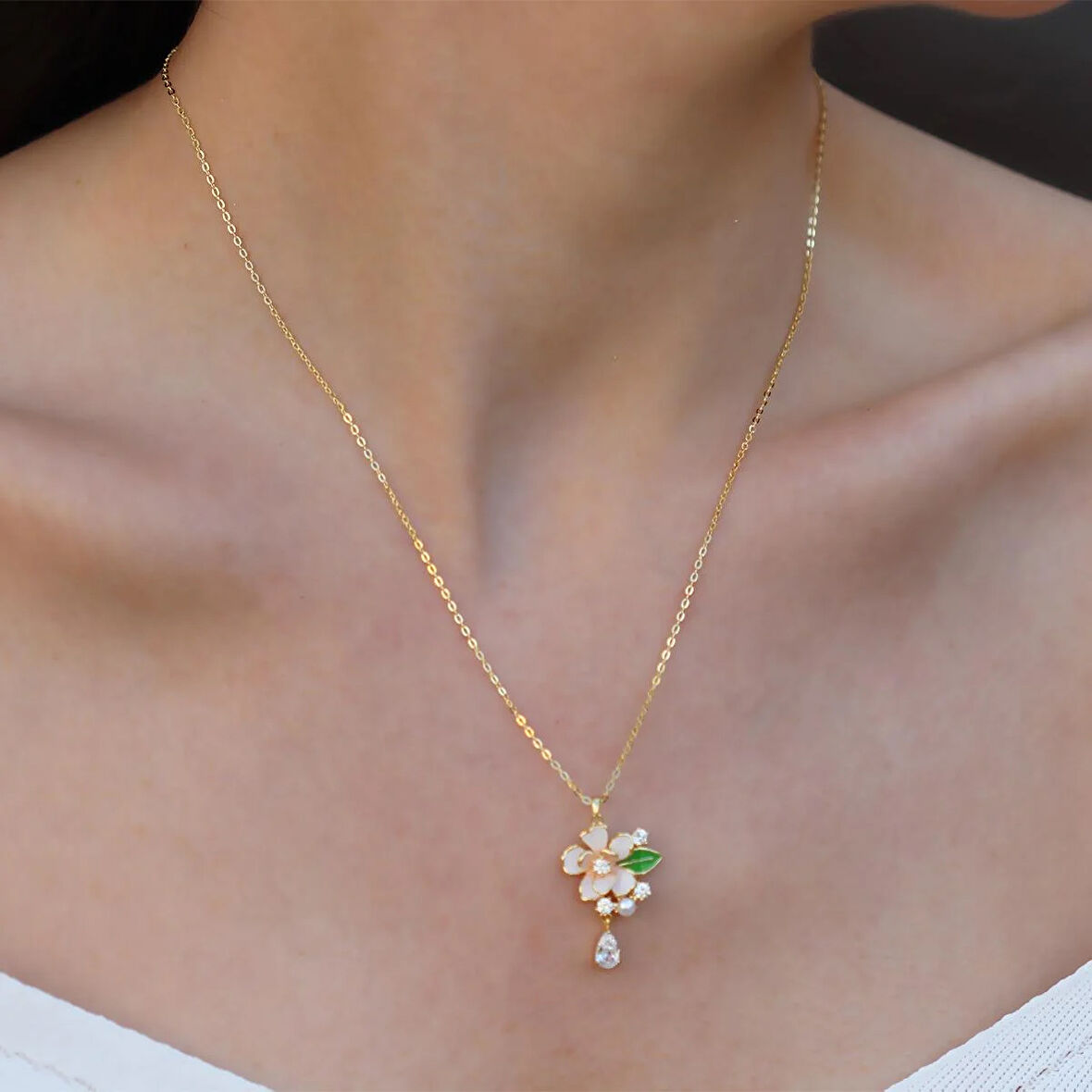 Menekşe Çiçeği Taşlı Gümüş Kolye