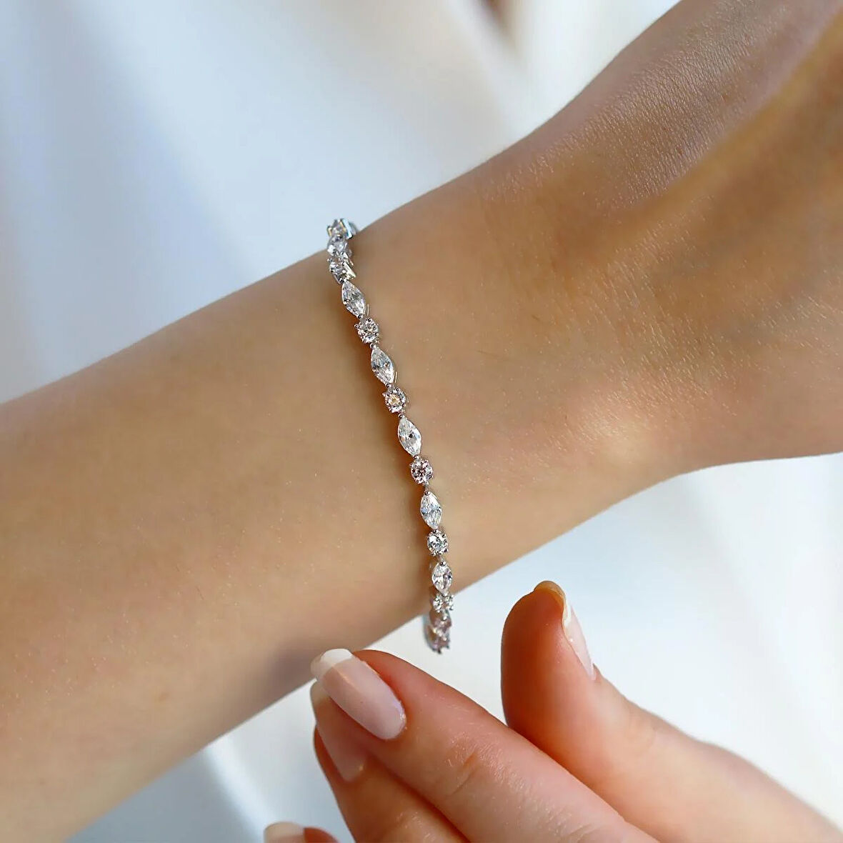 Mekik Zirkon Taşlı Gümüş Bileklik