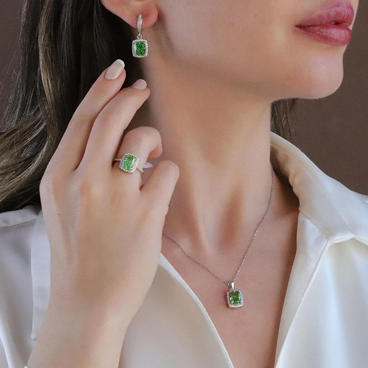 Yeşil Icecut Taşlı Gümüş Set