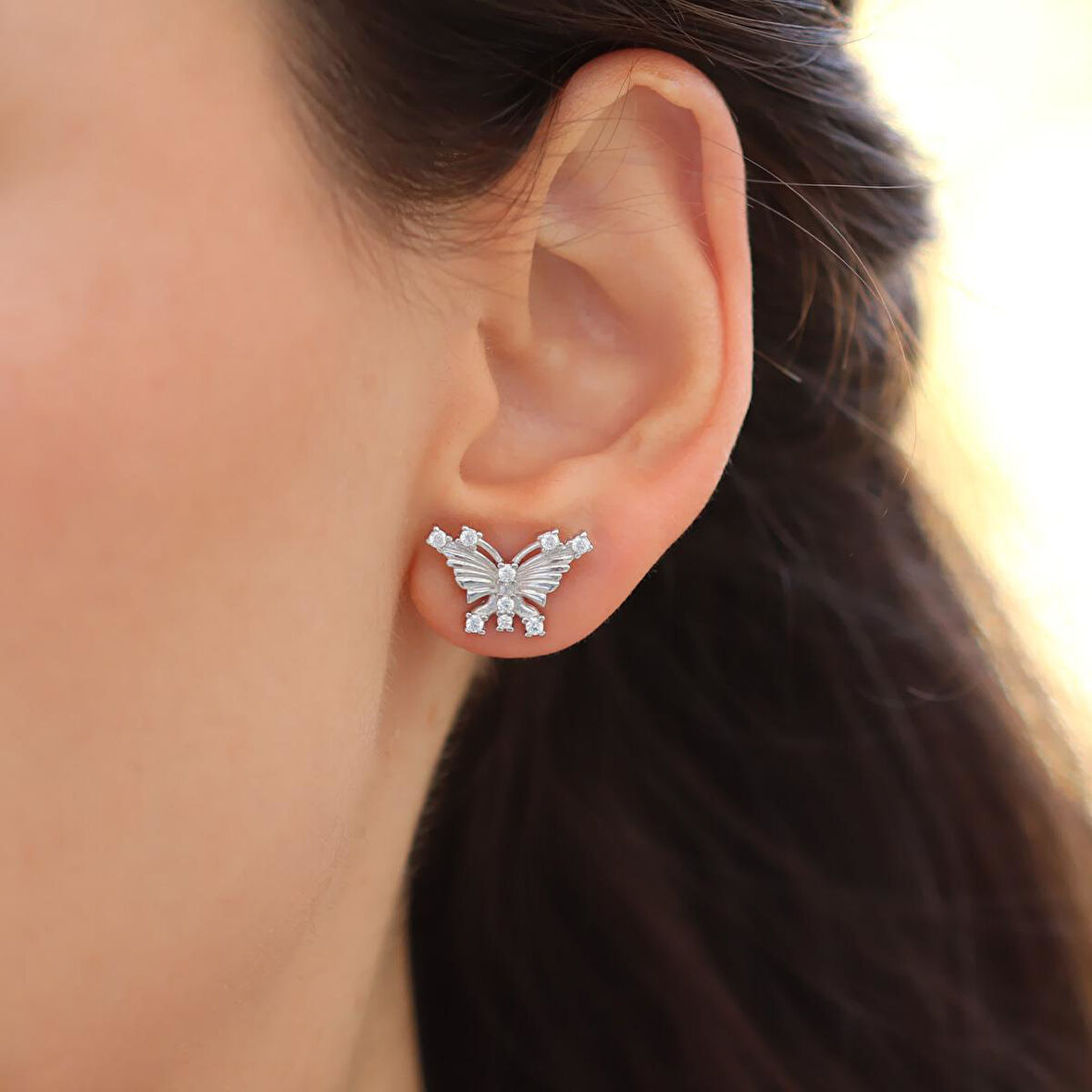 Kelebek Taşlı Gümüş Küpe