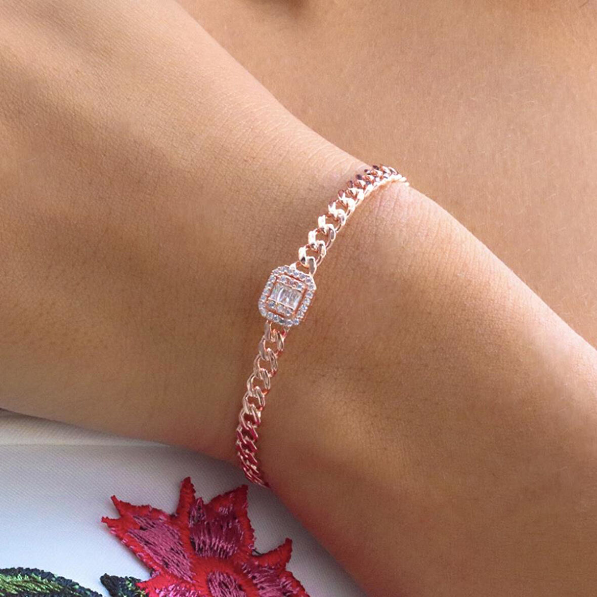 Rose Kaplama Zincirli Baget Taş Bileklik