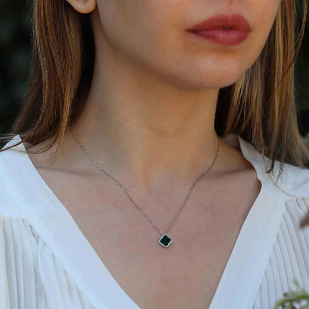 İkonik Alhambra Yonca Siyah Mine İşli Gümüş Kolye