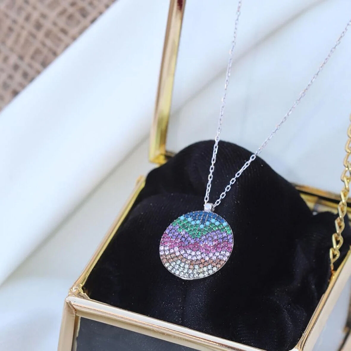 Renkli Zirkon Taşlı Yuvarlak Gümüş Kolye