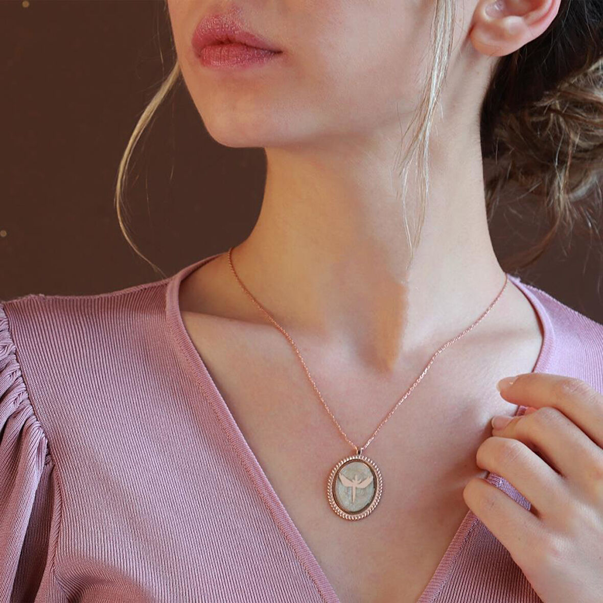 Mikail Meleği Beyaz Mine İşli Rose Gold Kaplama Gümüş Kolye