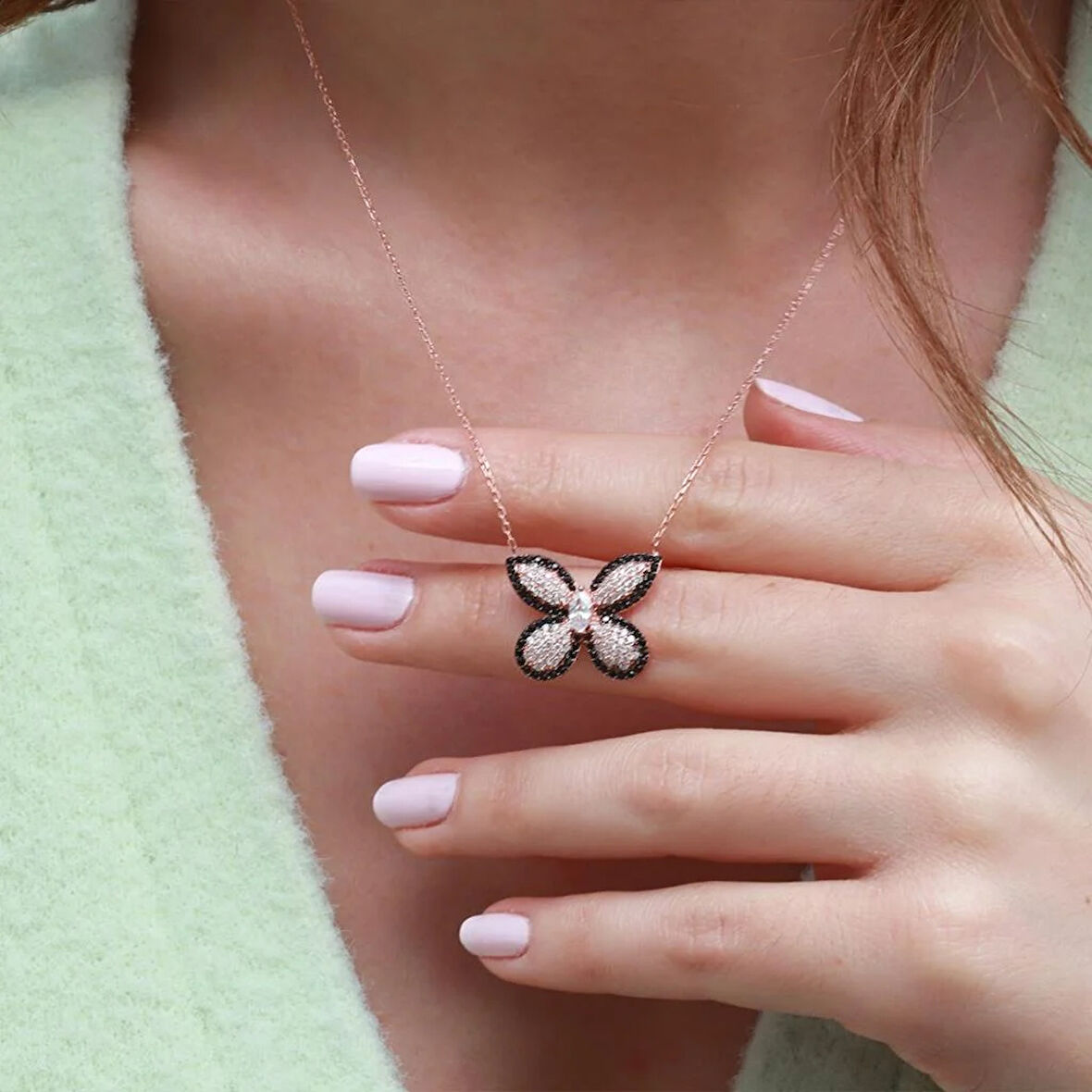 Siyah Zirkon Taşlı Kelebek Model Rose Gold Kaplama Gümüş Kolye
