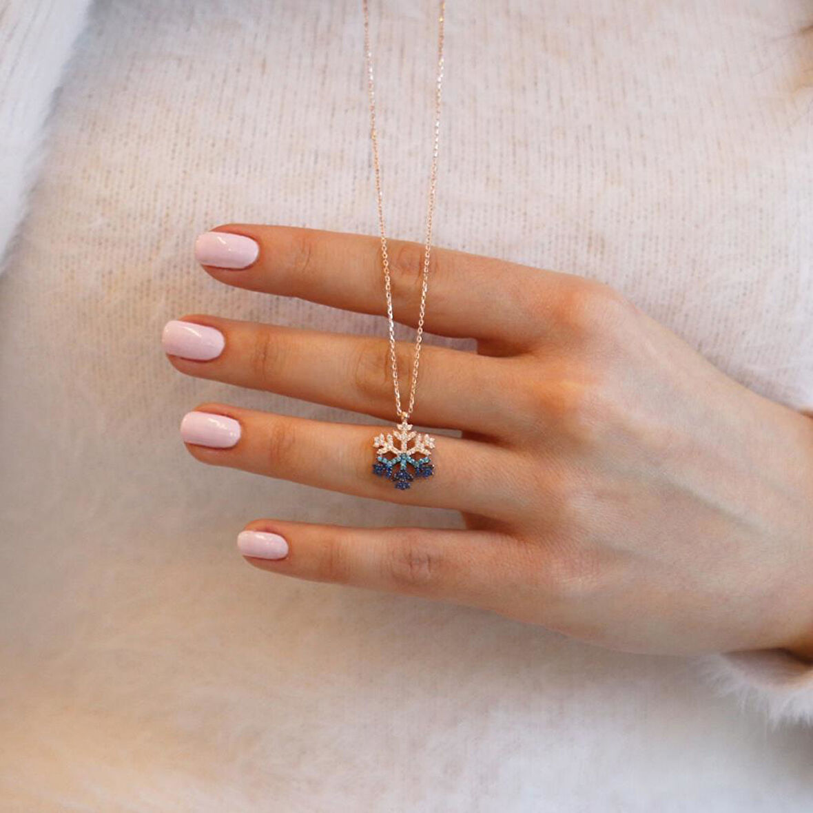 Kar Tanesi Zirkon Taşlı Rose Gold Kaplama Gümüş Kolye