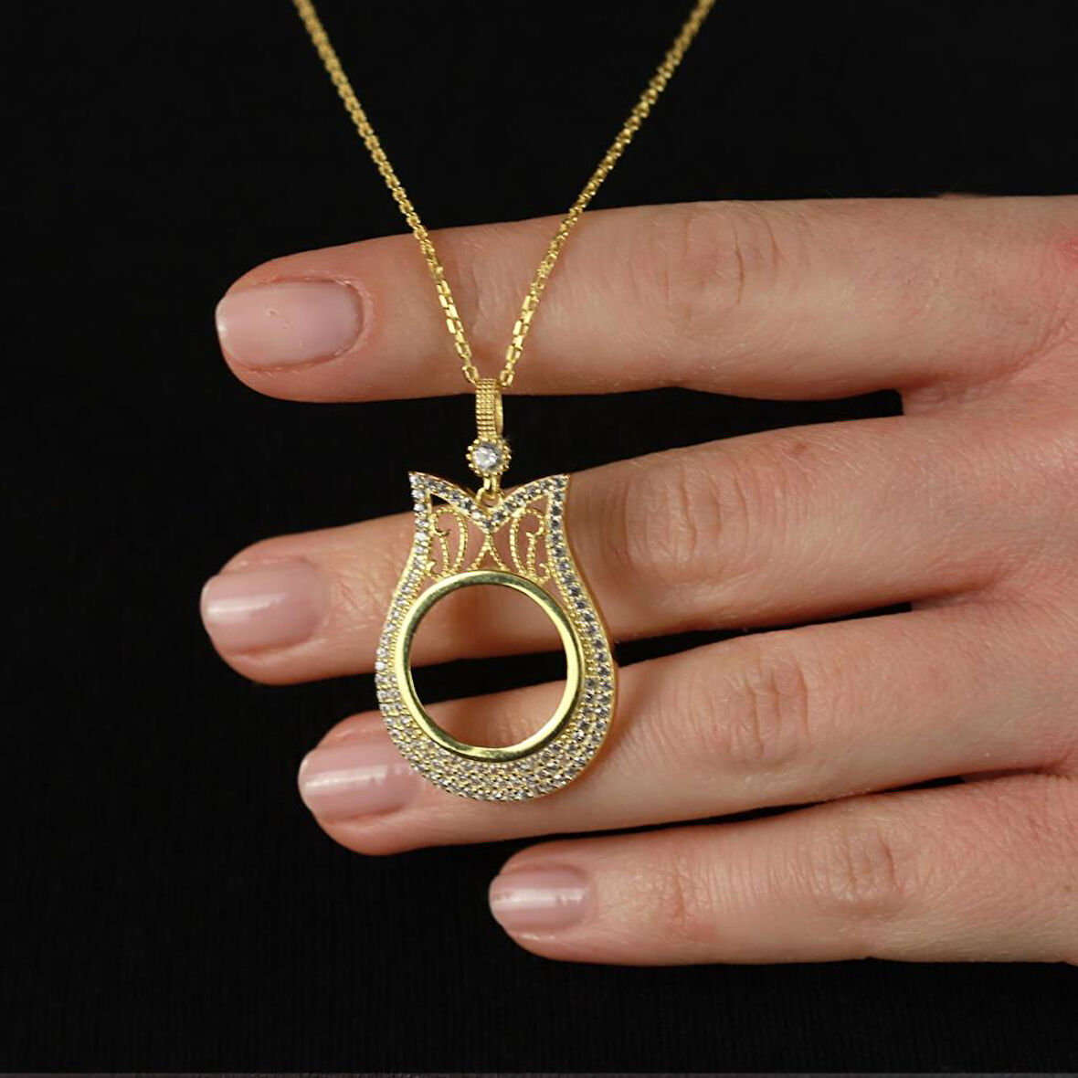 İçine Çeyrek Altın Konulabilen Lale Motifli Gümüş Kolye