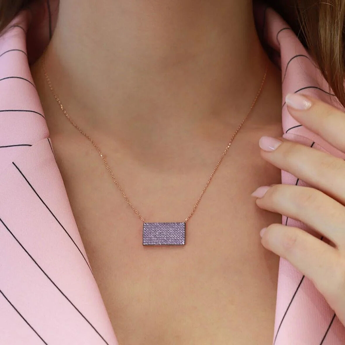 Mor Zirkon Taşlı Rose Gold Kaplama Dikdörtgen Gümüş Kolye