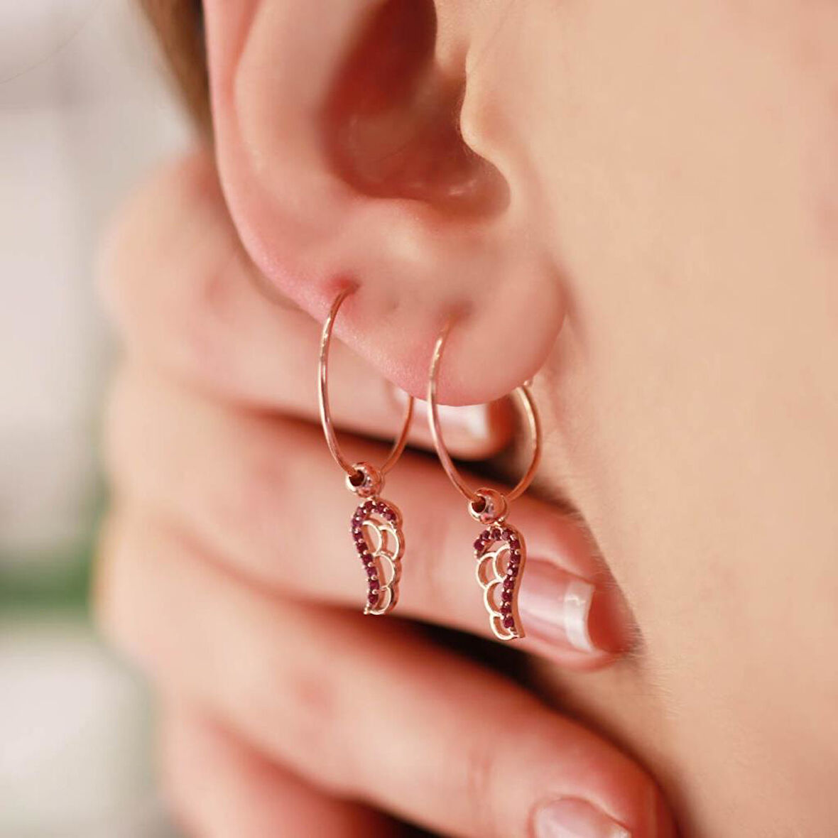 Melek Kanadı Fuşya Zirkon Taşlı Rose Gold Kaplama Gümüş Halka Küpe