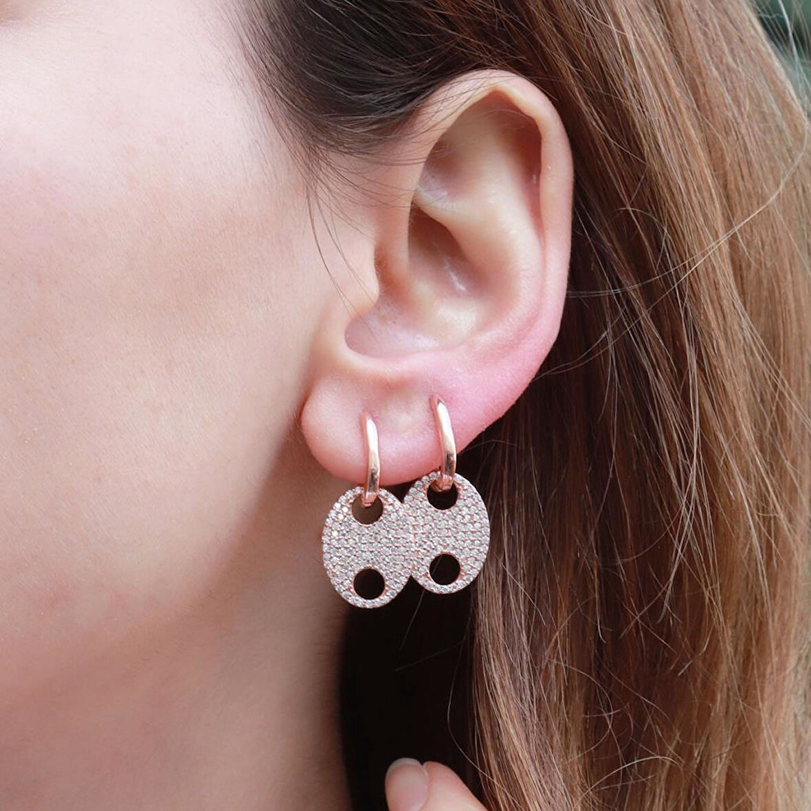 Düğme Modeli Zirkon Taşlı Rose Gold Kaplama Gümüş Küpe