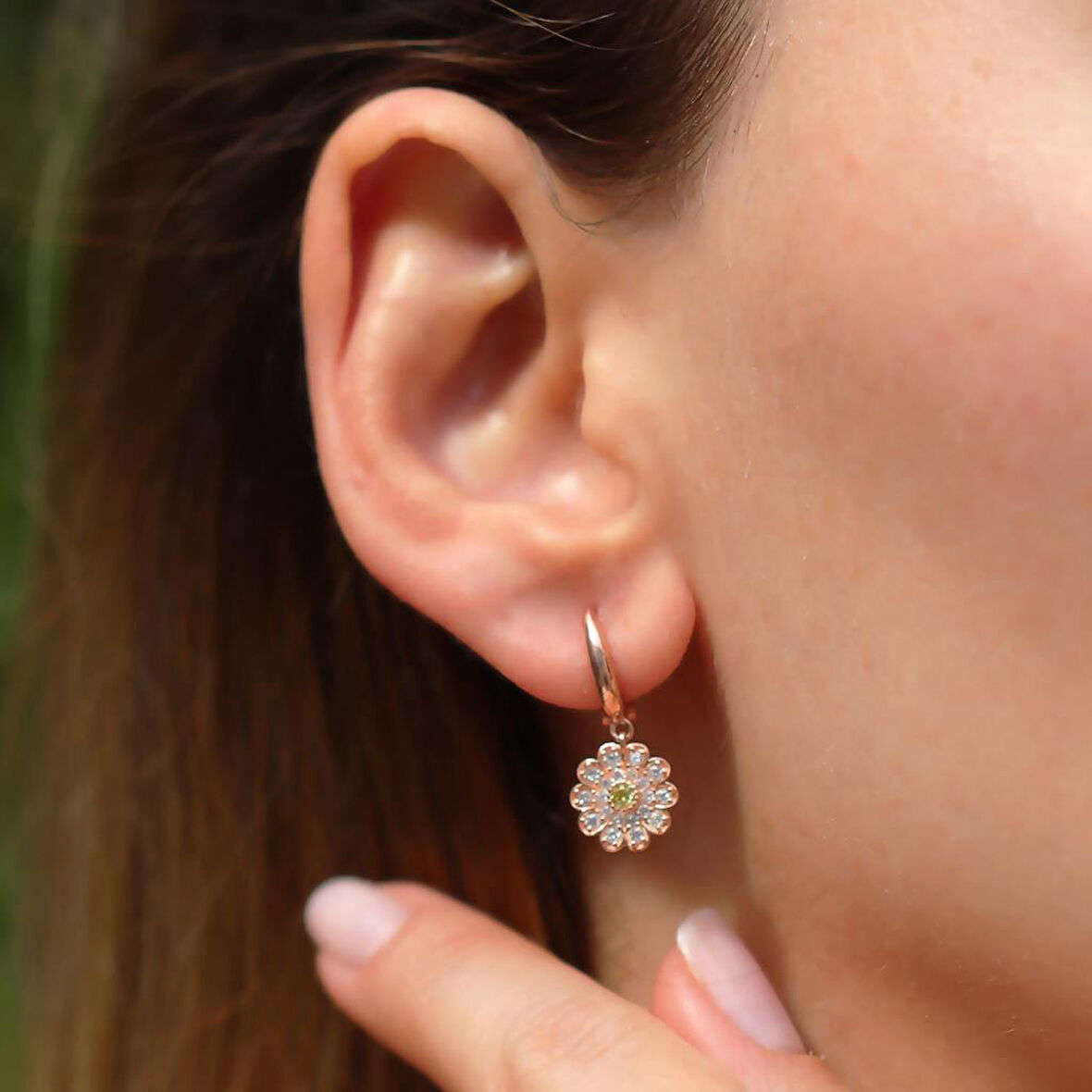 Papatya Zirkon Taşlı Rose Gold Kaplama Gümüş Küpe