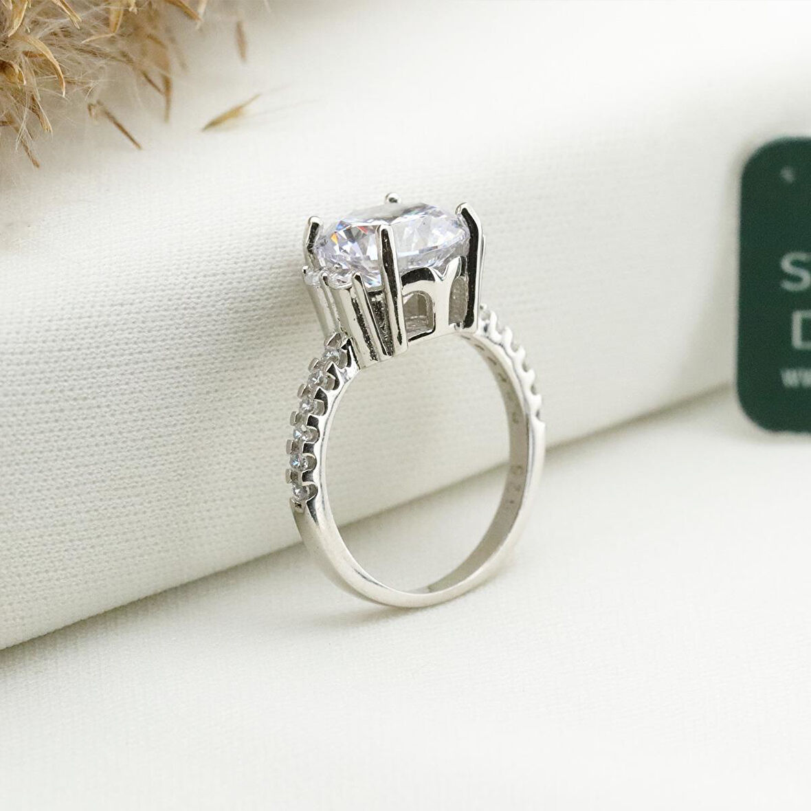 2.50ct Özel Elagance Montür Starlıght Diamond Tektaş