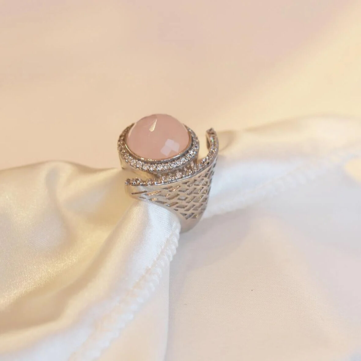 Pembe Kuvars Taşlı Hilal Model Ayarlanabilir Gümüş Yüzük