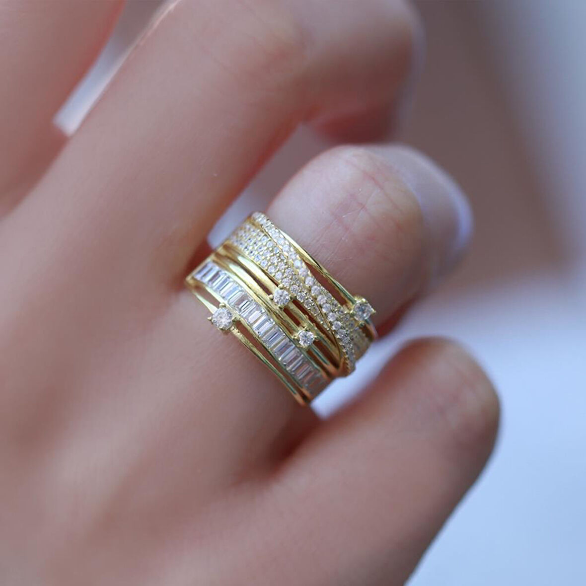 Sarmal Model Zirkon Taşlı Gold Kaplama Gümüş Yüzük