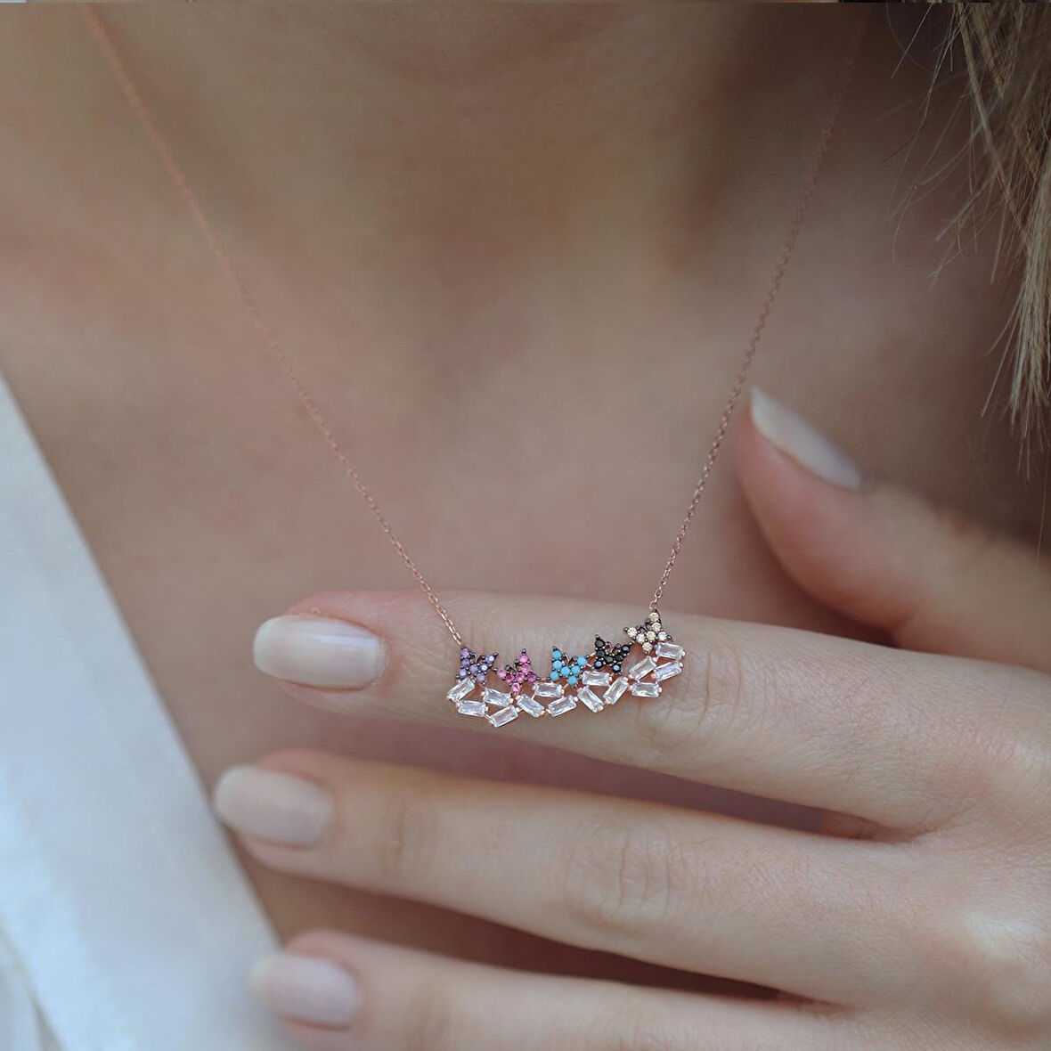 Renkli Zirkon Taşlı Baget Kelebek Modeli Rose Gold Kaplama Gümüş Kolye