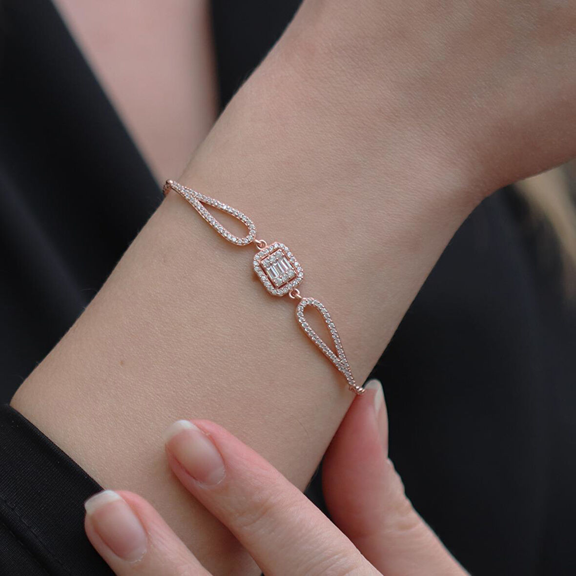 Baget Kesim Zirkon Taşlı Rose Gold Kaplama Gümüş Bileklik