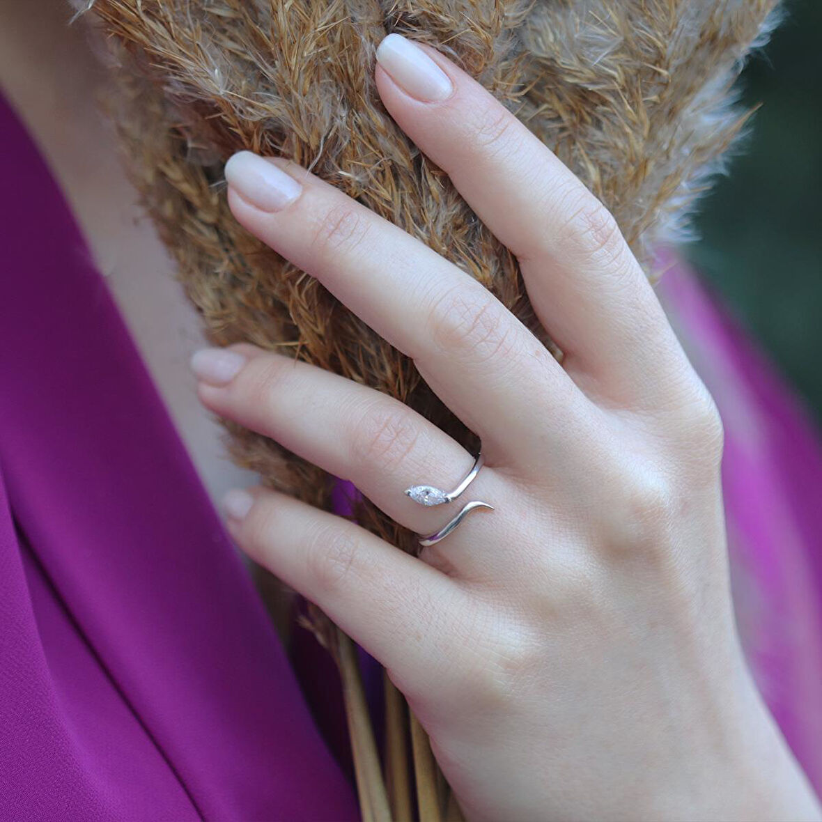 Zarif Ayarlanabilir Zirkon Taşlı Gümüş Yüzük