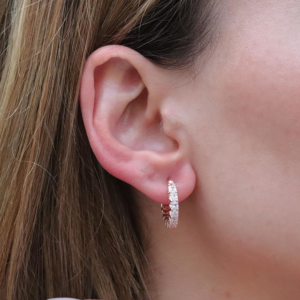 Zirkon Taşlı Rose Gold Kaplama Halka Gümüş Küpe