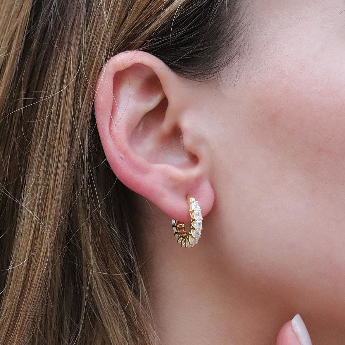 Zirkon Taşlı Gold Kaplama Halka Gümüş Küpe