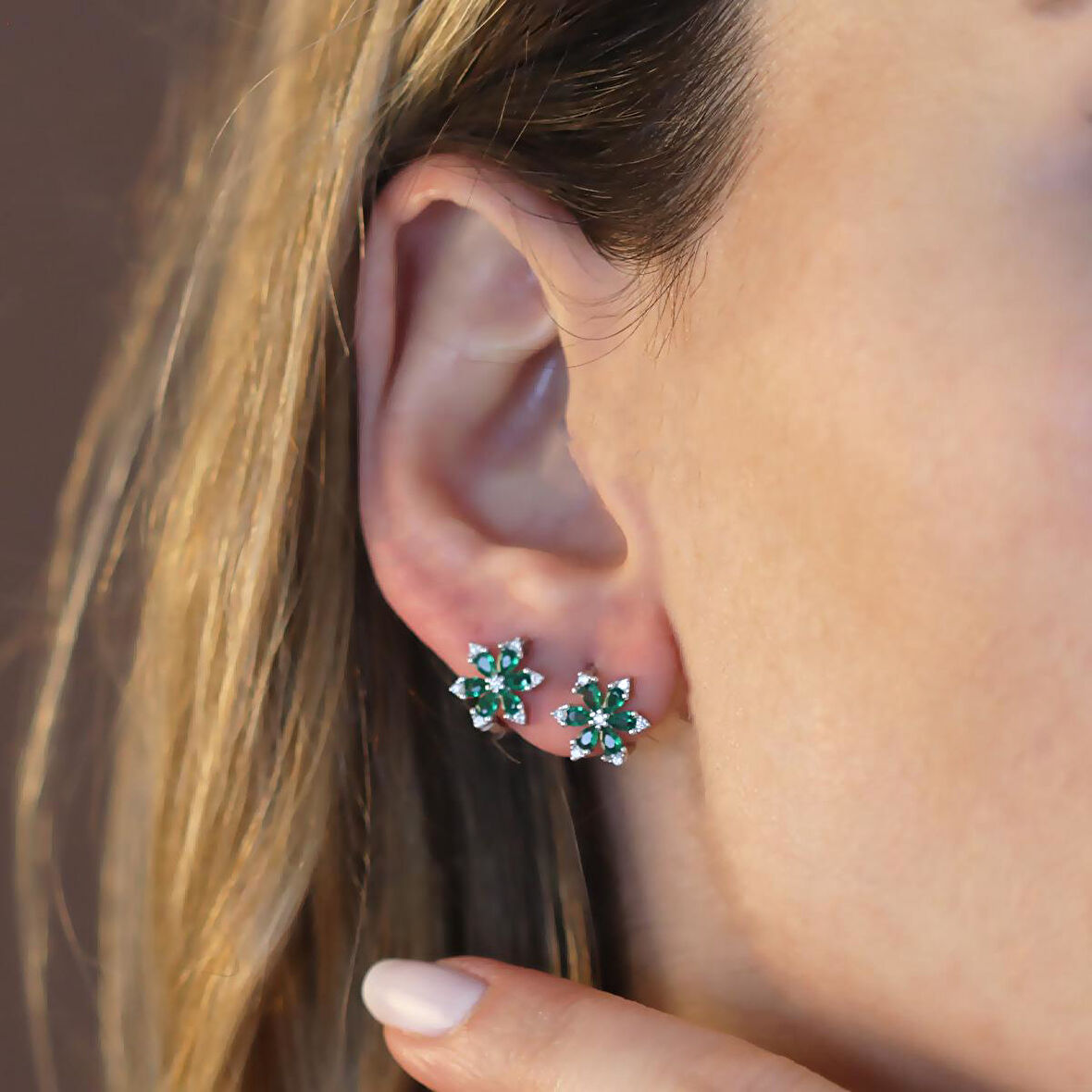 Yeşil Taşlı Mini Lotus Çiçeği Gümüş Küpe