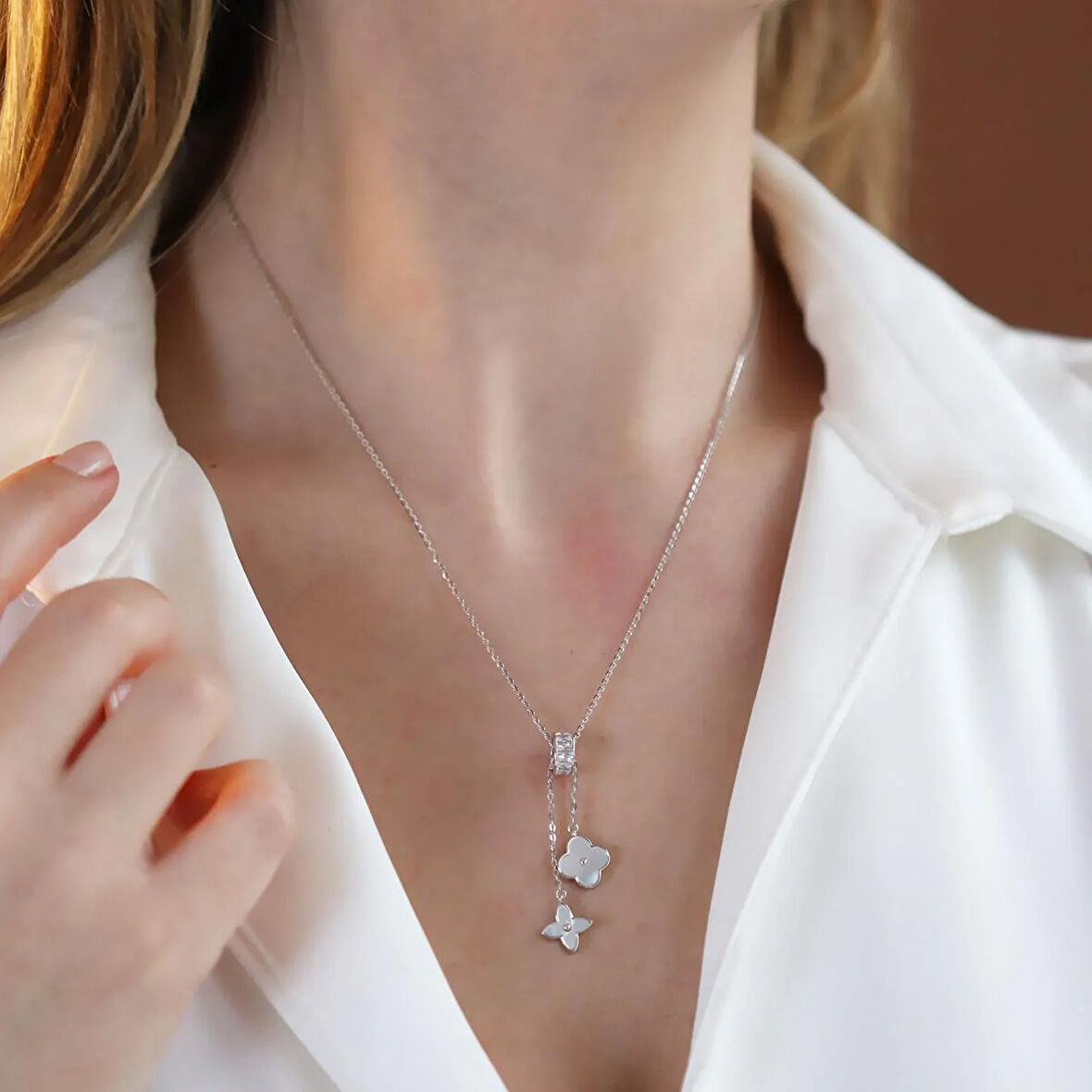 Yonca Sedef Taşlı Sarkıt Gümüş Kolye