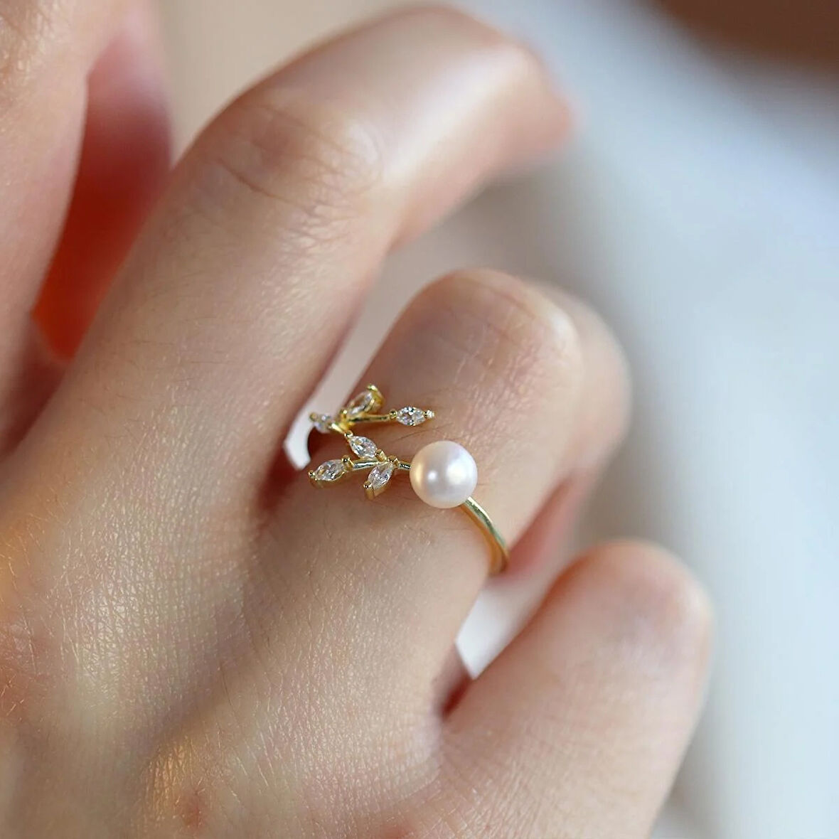 Zirkon Taşlı İnci ve Sarmaşık Minimal 925 Ayar Gümüş Gold Kaplama Yüzük