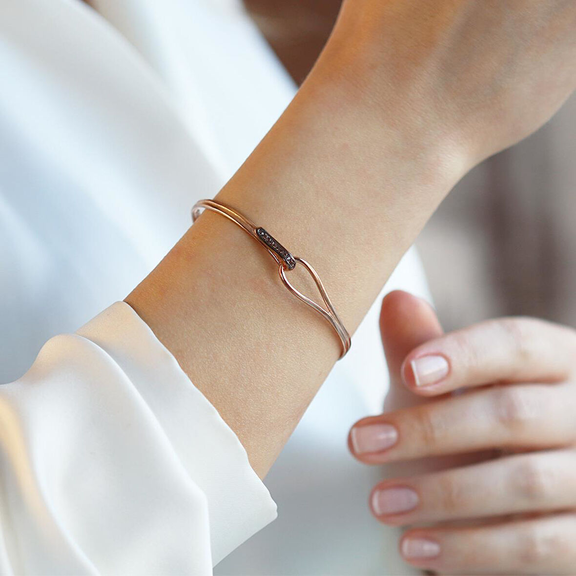Düğüm Taşlı  Rose Gold Kaplama Gümüş Bileklik
