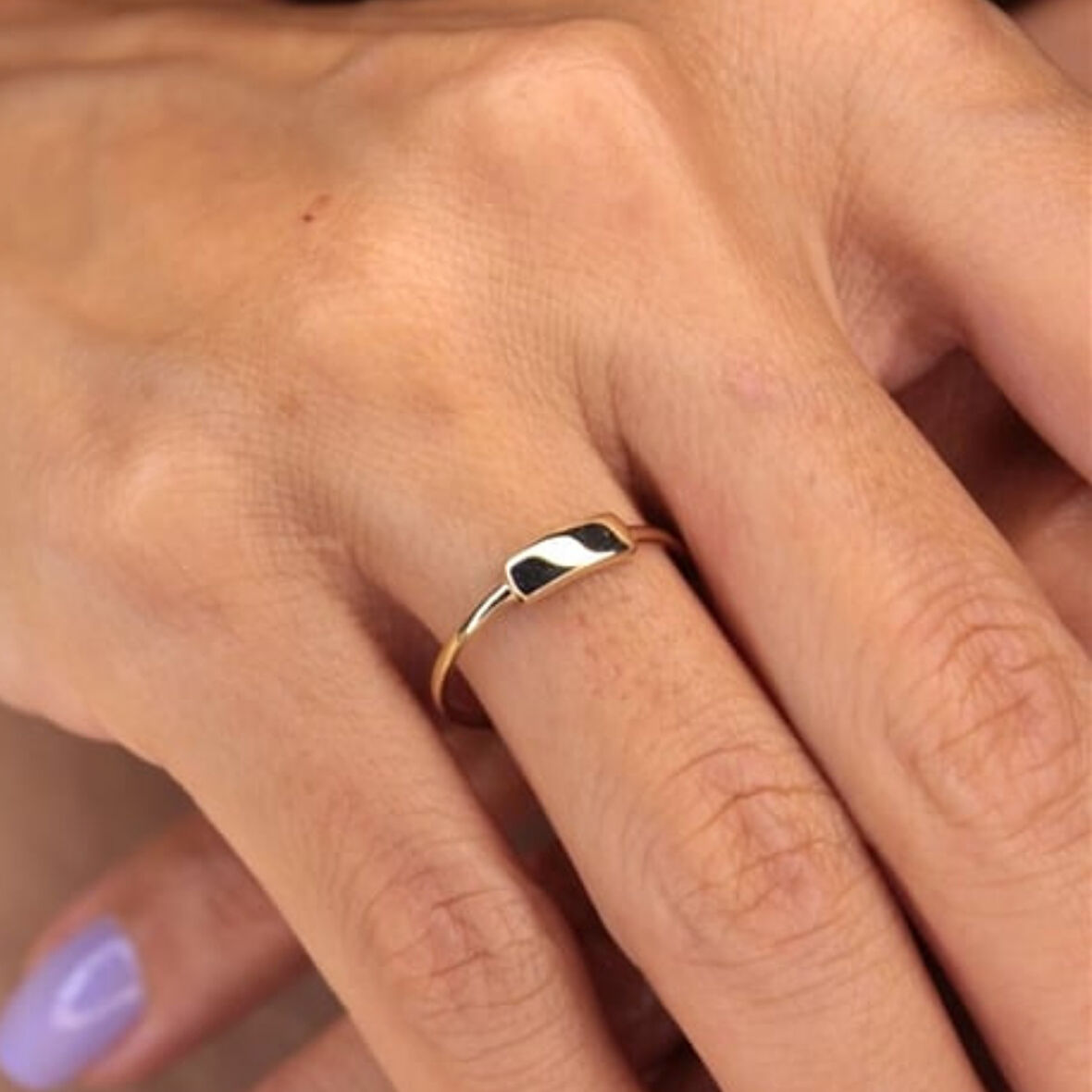 Plaka Altın Yüzük - 14 Ayar Altın Kişiselleştirilebilir Harf Yazılabilir Plaka Yüzük - Hediyelik