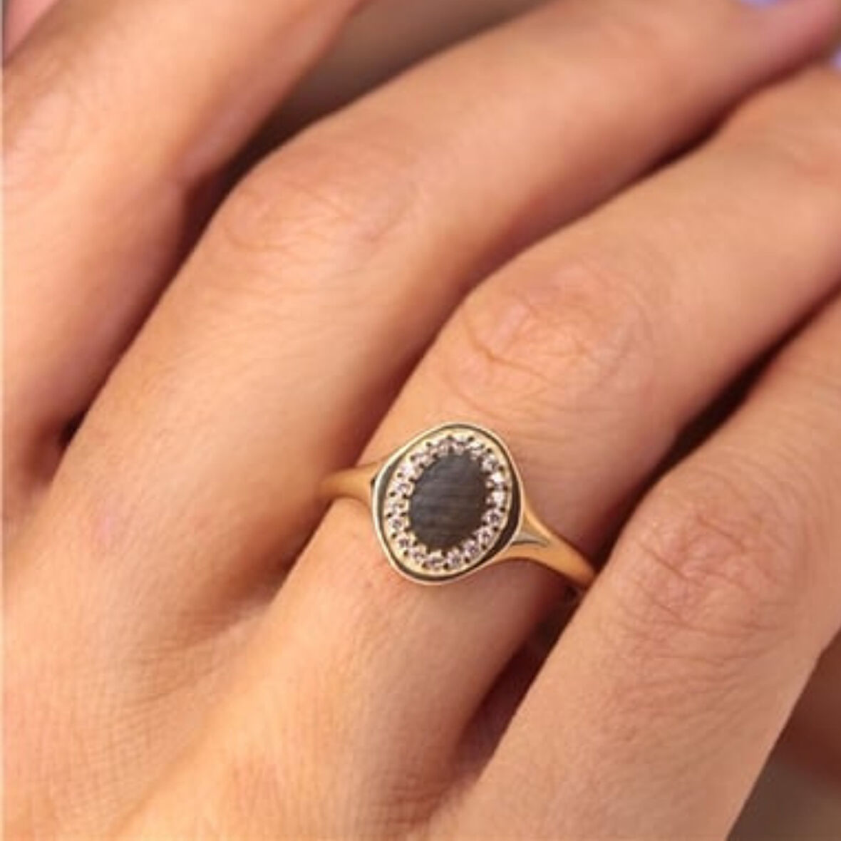 Şövalye Altın Yüzük - 14 Ayar Altın Mühür Şövalye 0.30 Karat Swarovski Taşlı Kadın Yüzük - Hediyelik