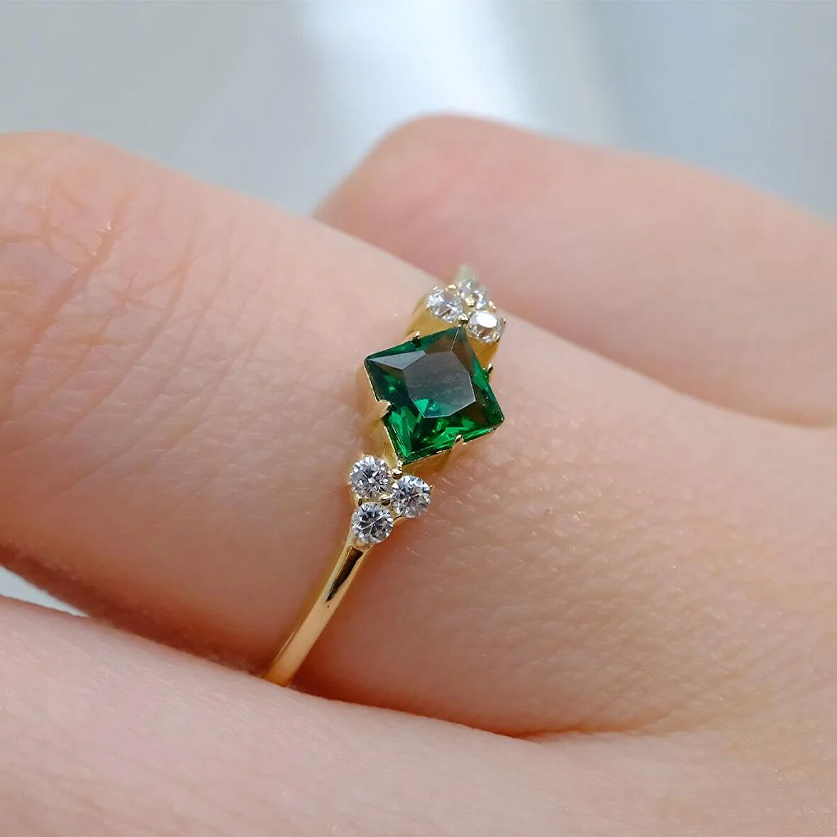 Gümüş Yüzük - 0.40Ct Zümrüt (Yeşim Taşı) Carolin Alyans Yüzük - Evlilik Teklifi 925 Ayar Gümüş Yüzük