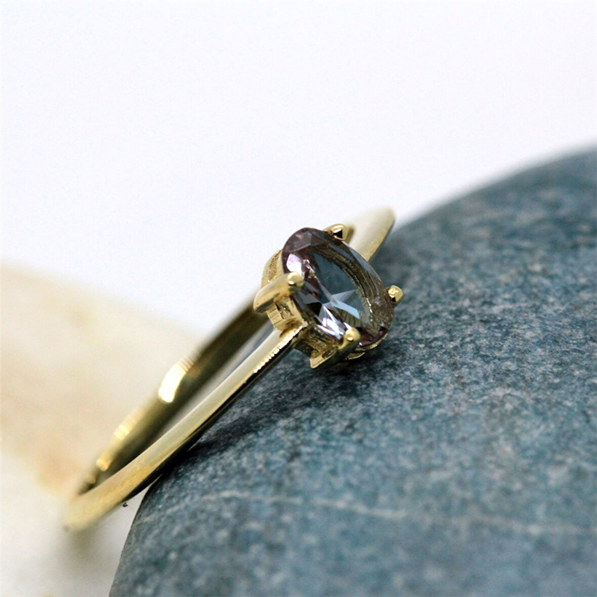 Gümüş Yüzük - 0.70 CT Pırlanta Möntörü Doğal Zultanit Taşlı Evlilik Teklifi 925 Ayar Gümüş Yüzük