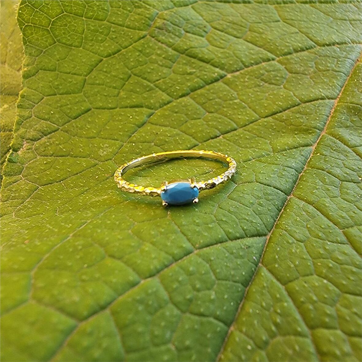 0,35CT Firuze Taşlı Dövülü Eskitme Minimal Tasarım 14 Ayar Altın Yüzük-Firuze Taşlı Tektaş Yüzük