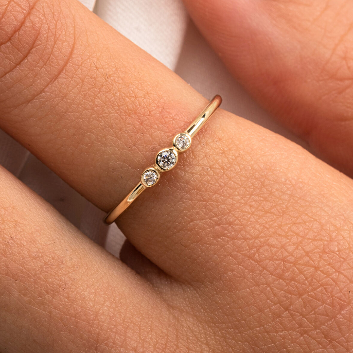 Gümüş Yüzük - Tria Swarovski Taşlı Modern Evlilik Teklifi Yüzüğü - Minimal Hediyelik Gümüş Yüzük