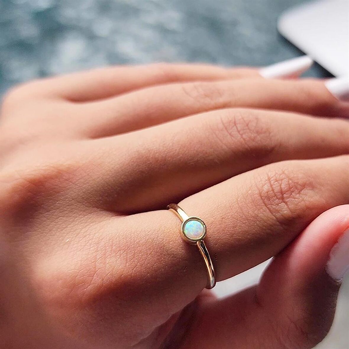 Minimal Opal Tek Taş Şans ve Uğur 14 Ayar Altın Yüzük