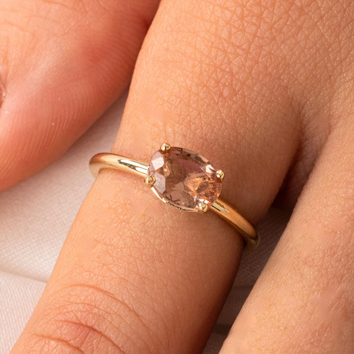 Gümüş Yüzük - 1.10 Karat Yan Zultanit Taşlı Octagon Swarovski 925 Ayar Gümüş Evlilik Teklifi Yüzüğü