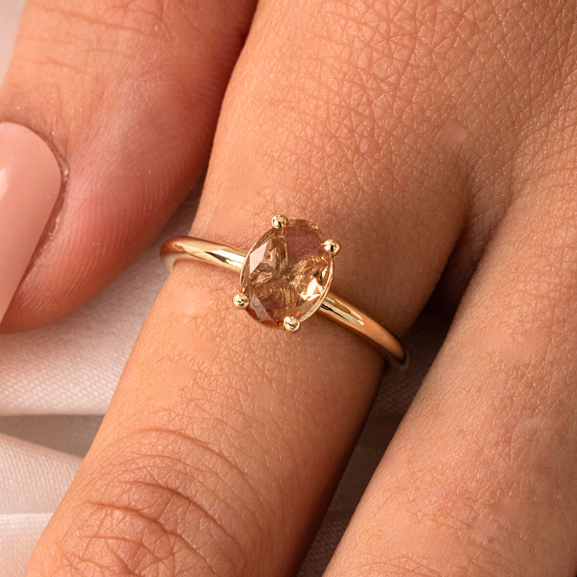 1.10 Karat Zultanit (Renk Değiştiren) Taşlı Pırlanta Montörü 925 Ayar Gümüş Evlilik Teklifi Yüzüğü