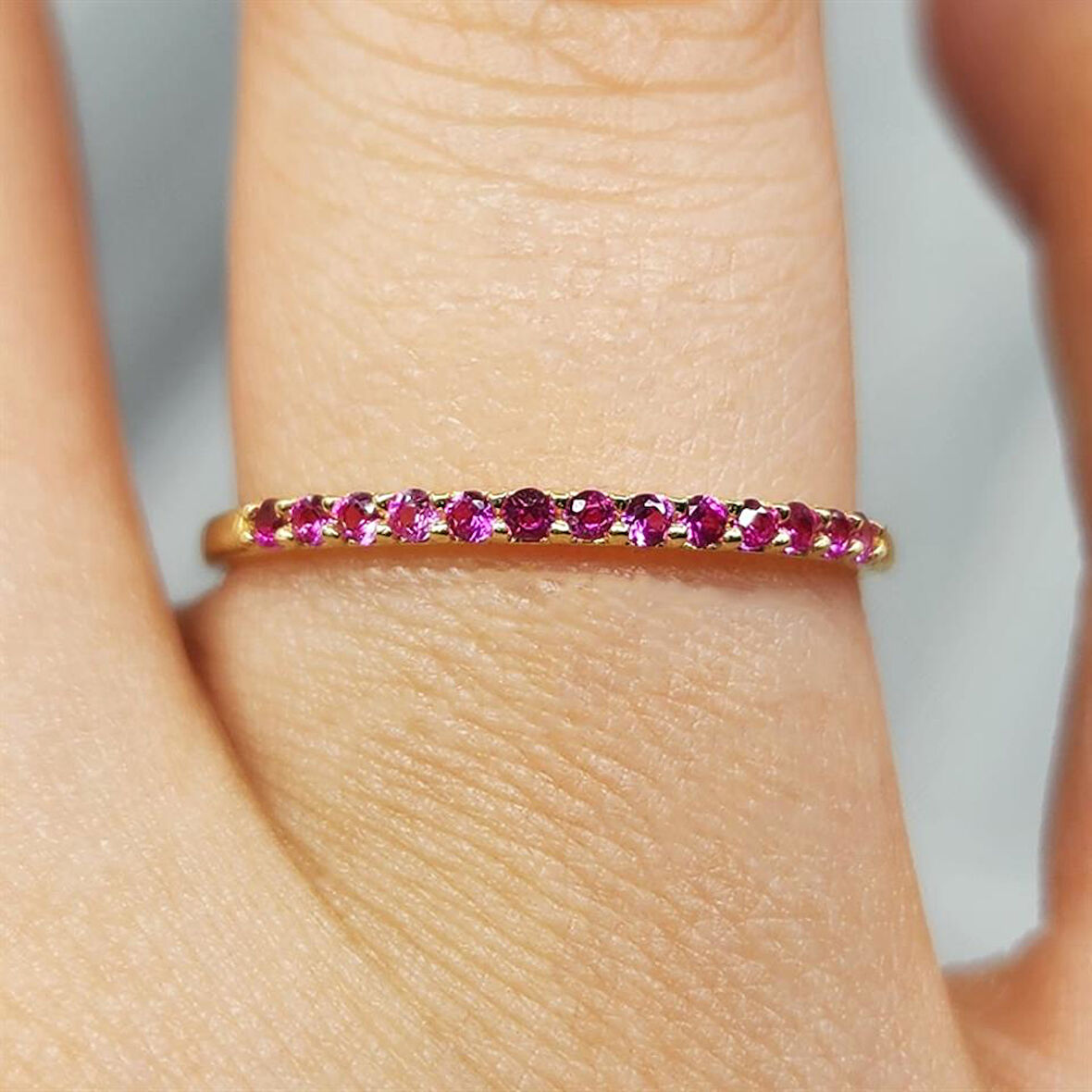 Gümüş Yüzük - 0.25 Karat Ruby Taşlı Yarım Tur Minimal Tasarım 925 Ayar Gümüş Yüzük
