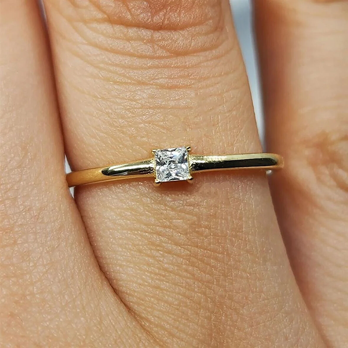 Gümüş Yüzük - Kare Tasarım Swaroski (Zirkon)Taşlı Modern Minimal Tasarım Tektaş 925 Ayar Gümüş Yüzük