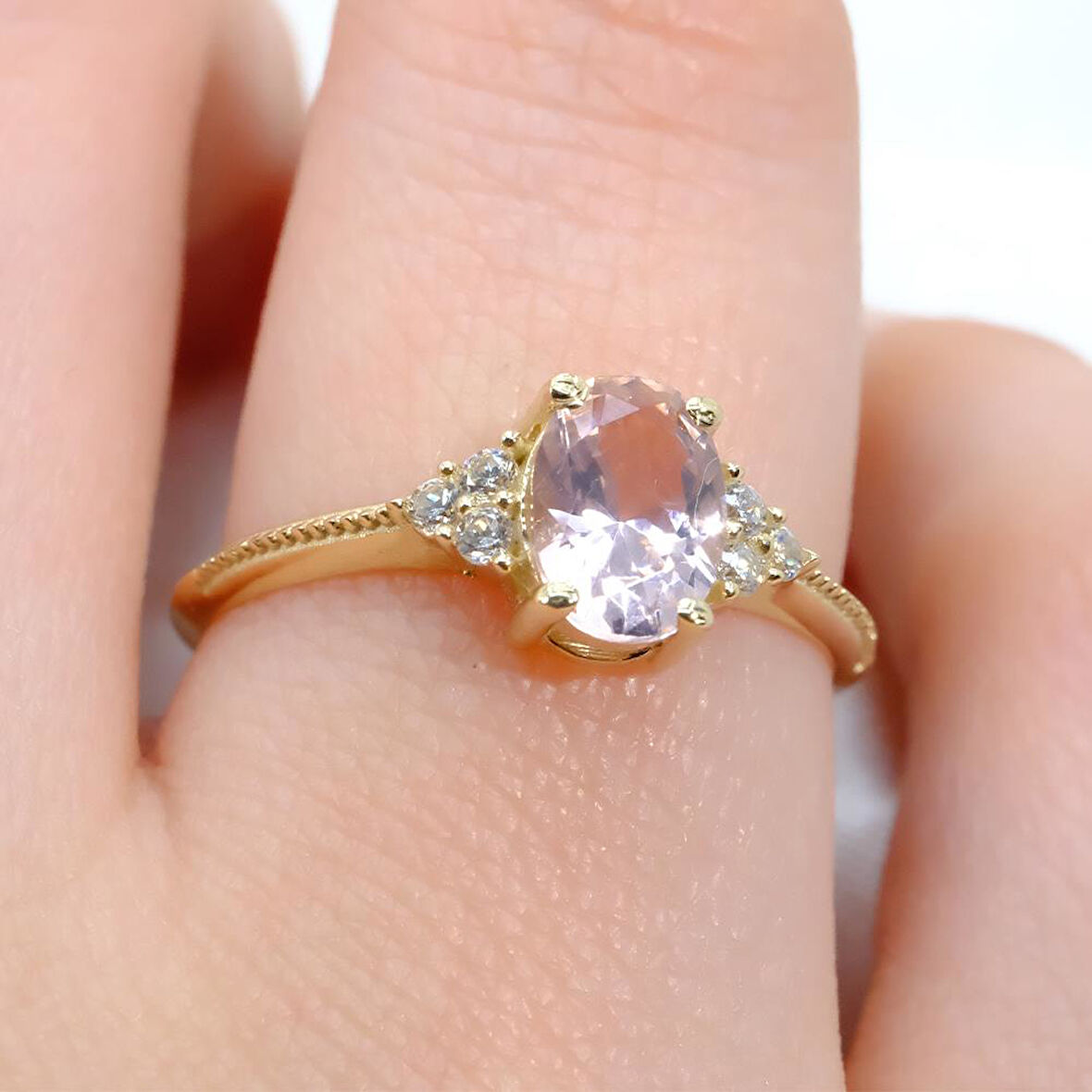 Oval Kesim Pembe Safir Yan Zirkon Taşlı Tektaş Modern 14 Ayar Altın Kadın Yüzük Günlük-Hediyelik