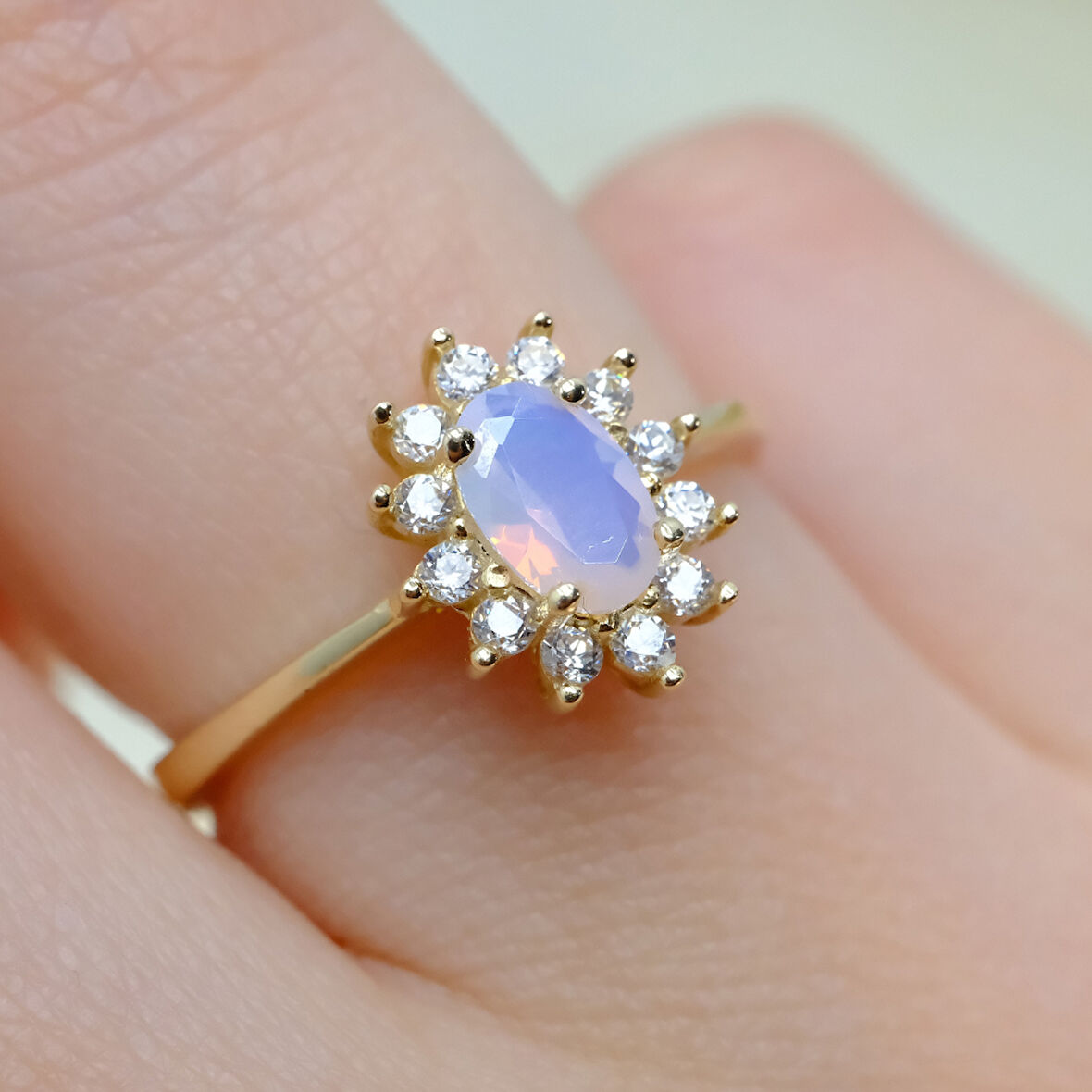 Oval Kesim Pembe Kuvars Yan Zirkon Taşlı Modern 925 Ayar Gümüş Kadın Tektaş Yüzük Günlük-Hediyelik