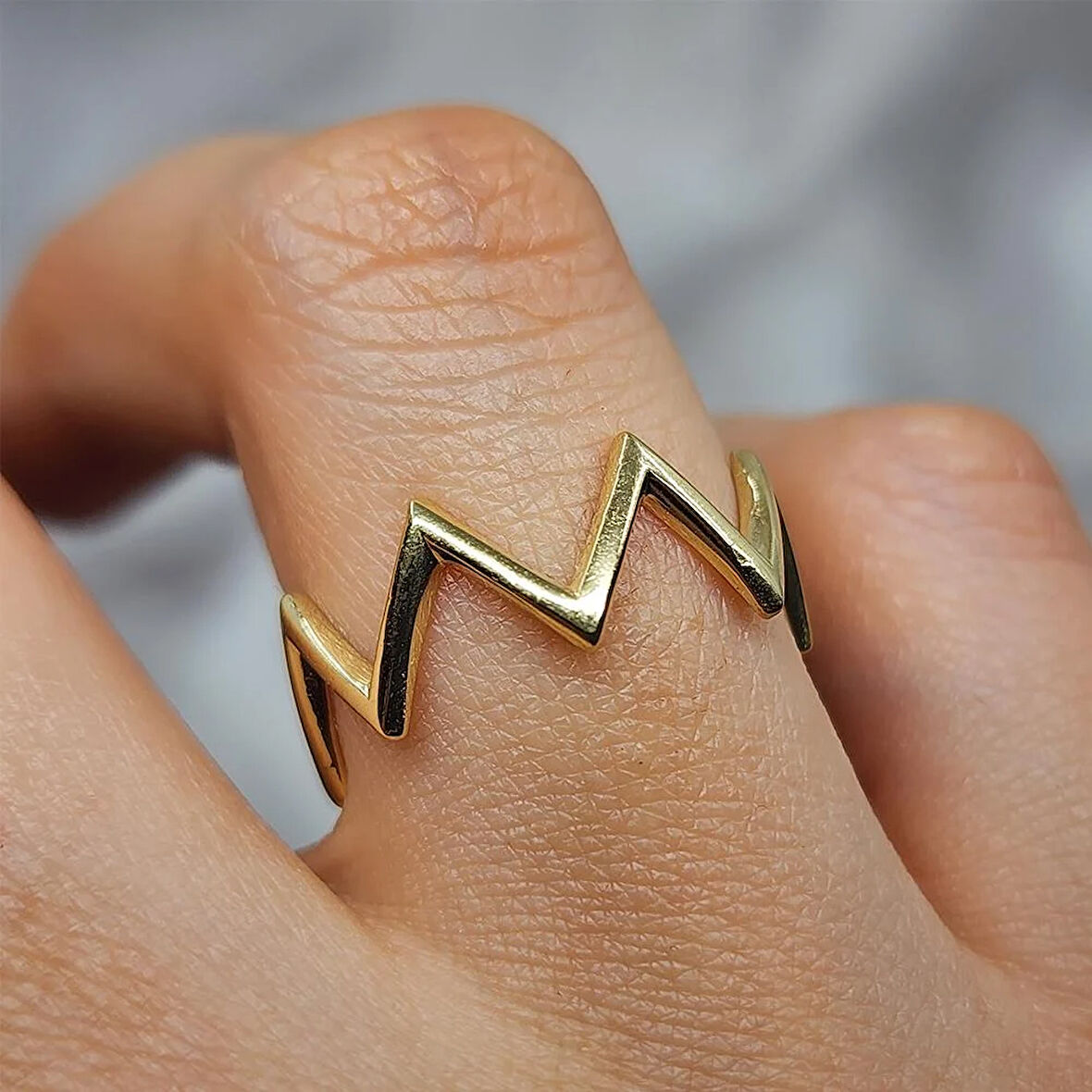 Gümüş Yüzük - Zikzak Desenli Modern Tasarım 925 Ayar Gümüş Yüzük