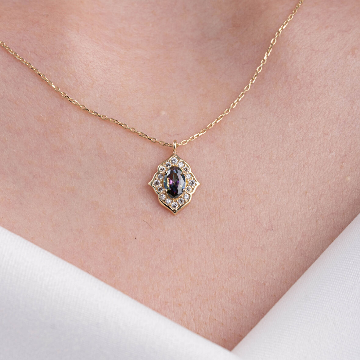 Vintage Mistik Topaz Taşlı Minimal Tarz Tasarım 925 Ayar Doğal Taşlı Gümüş Kolye