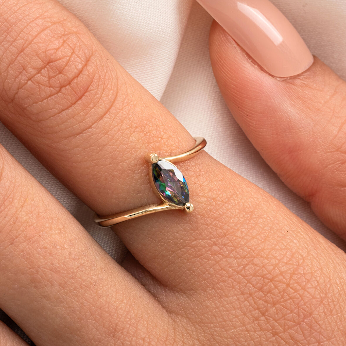 Gümüş Yüzük - 0.60 Karat Mekik Mistik Topaz Taşlı Es 925 Ayar Gümüş Evlilik Teklifi Yüzüğü