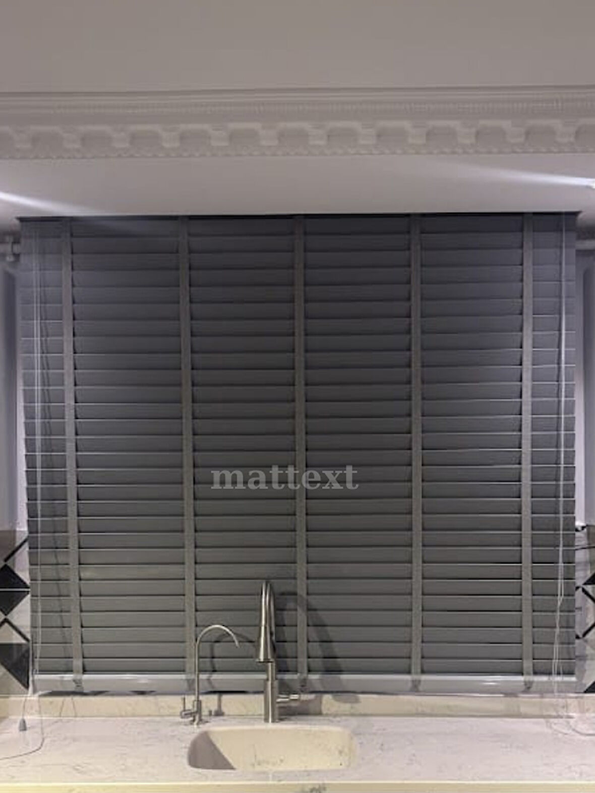 Gri Redektörlü Kurdelalı Ahşap Jaluzi