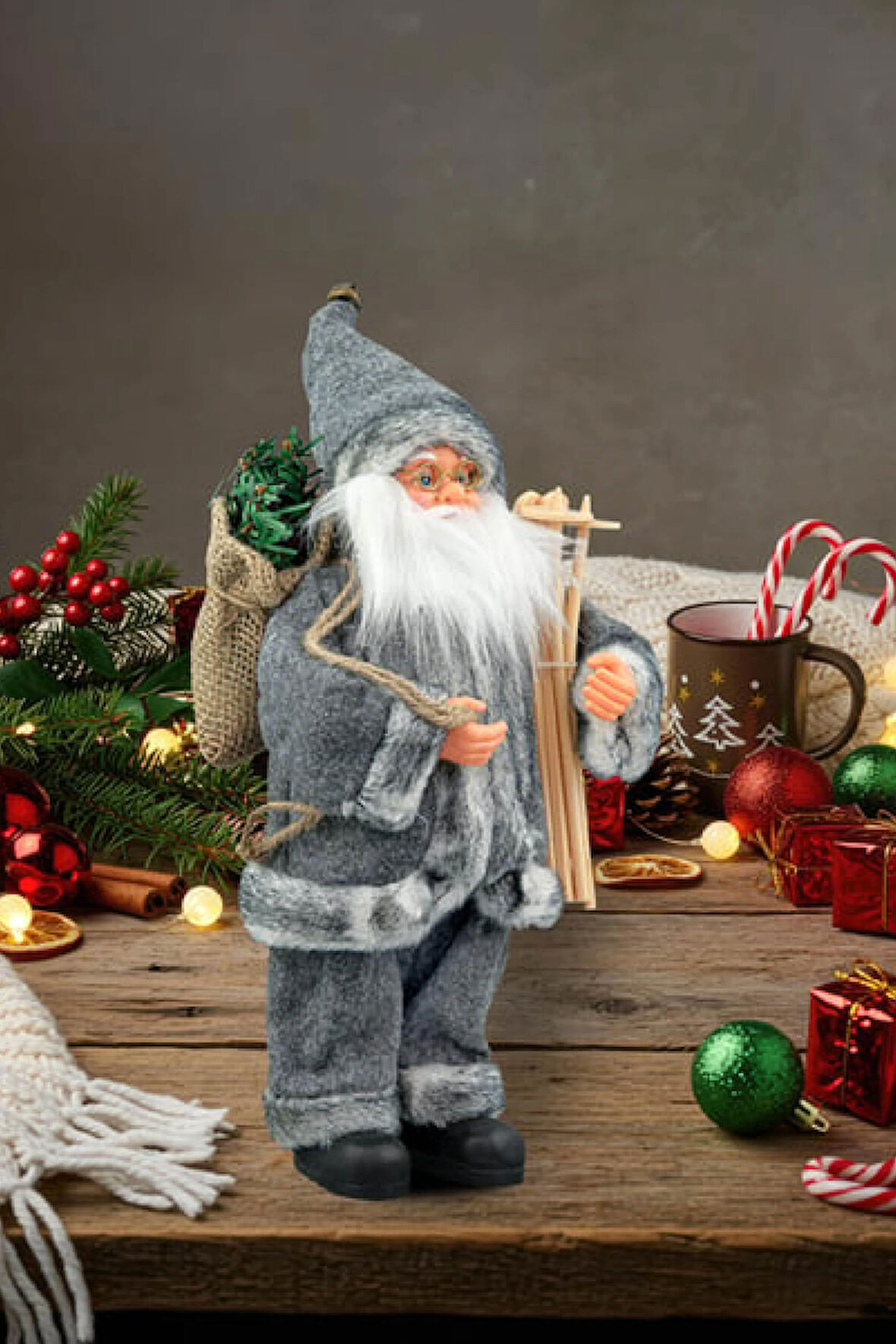 Gri Şapkalı Noel Baba – 30 cm