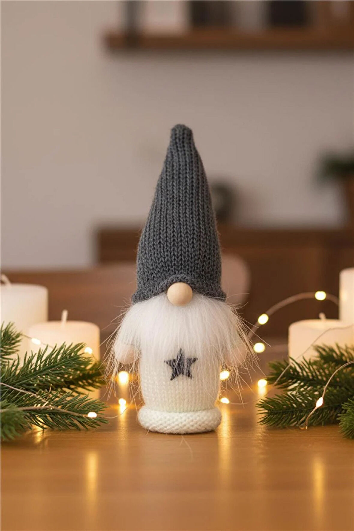 Yılbaşı Ağaç Süsü – Gri Bereli Noel Figürü